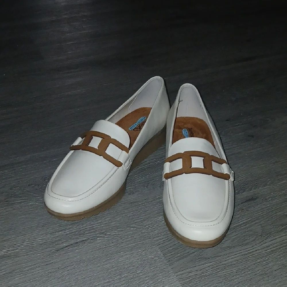 Baretraps Memory Foam Addison milkyway color loafers Sz 9.5 NWOT